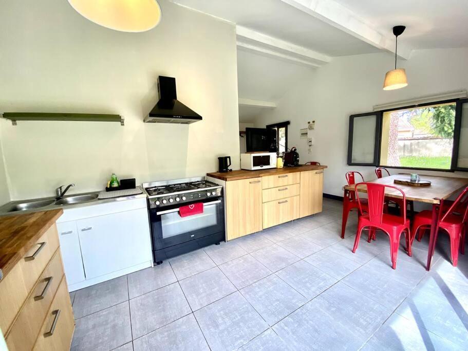 La Lande - Petite Maison Avec Jardin Vendat Экстерьер фото